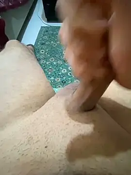 Snapshot of azginnn35 chatting on February 2026 11:13:01 AM azginnn35 online show from February 2026 11:13:01 AM