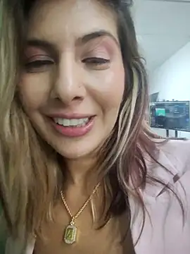 Snapshot of scarlett_moore chatting on April 2026 07:07:02 PM scarlett moore online show from April 2026 07:07:02 PM