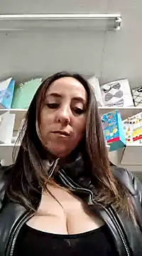 Snapshot of Mia_Novikov chatting on January 2025 02:50:01 AM Mia Novikov online show from January 2025 02:50:01 AM