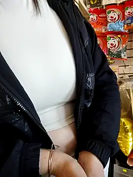 Mia Novikov online show from November 2025 06:32:01 PM