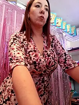 Mia Novikov online show from June 2026 06:23:01 PM