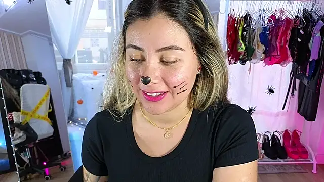 Tawny cox online show from November 2025 09:44:02 AM