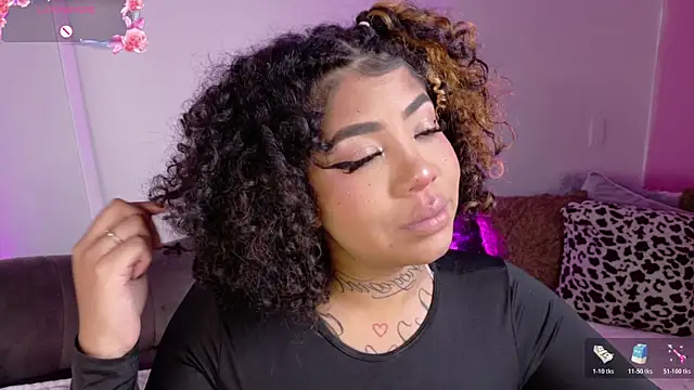 foxxy-lov3 online show from February 2026 01:42:01 PM