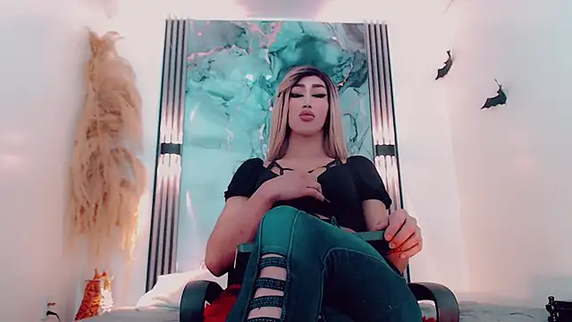 Snapshot of hilary_rodriguez chatting on October 2025 07:33:01 PM hilary rodriguez online show from October 2025 07:33:01 PM