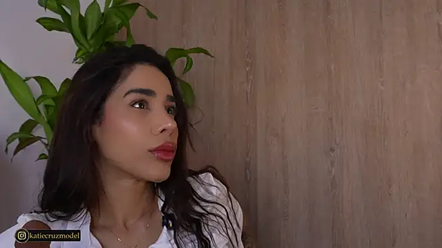 katie cruz online show from September 2025 11:10:01 AM