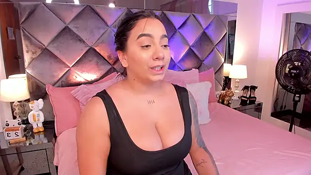 sofhiaa adaams online show from February 2025 06:53:01 PM