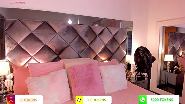 sofhiaa adaams online show from March 2025 05:43:02 PM