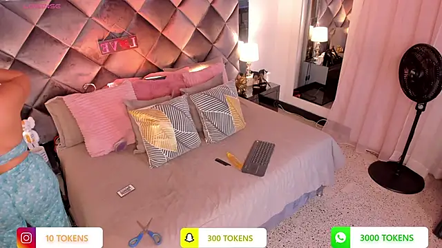 sofhiaa adaams online show from March 2025 11:22:02 PM