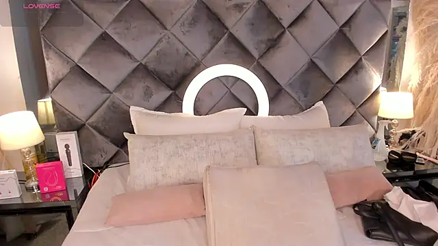 sofhiaa adaams online show from November 2025 10:31:02 PM