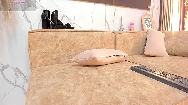 sofhiaa adaams online show from December 2025 03:28:02 PM