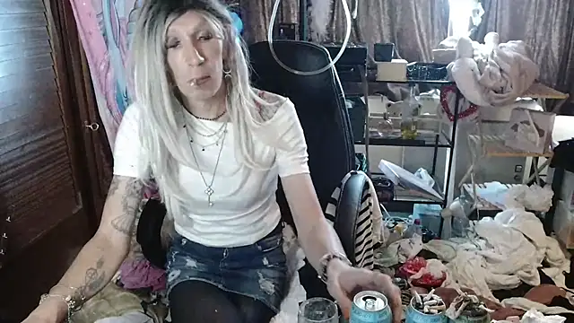 Ombeline1 online show from October 2025 09:18:02 AM