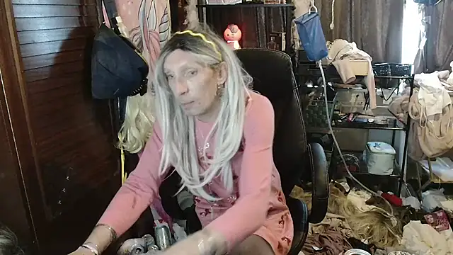 Ombeline1 online show from December 2025 12:10:01 PM