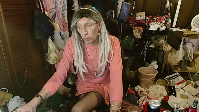 Ombeline1 online show from January 2026 06:32:02 PM