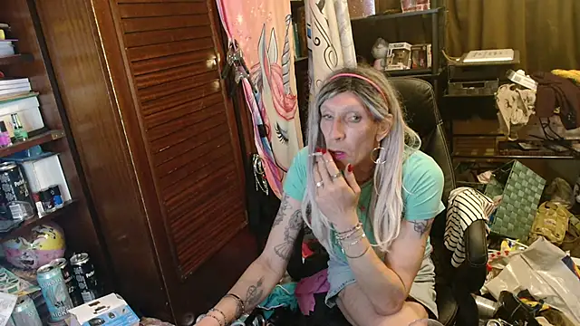 Ombeline1 online show from April 2026 10:12:02 PM