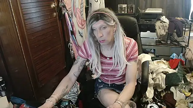 Ombeline1 online show from May 2026 03:51:02 PM