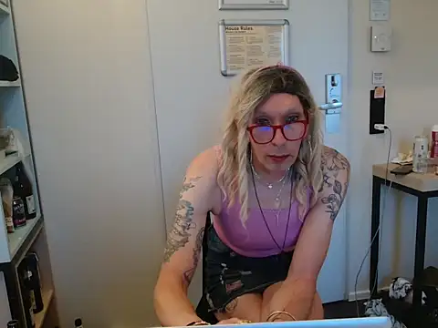 Ombeline1 online show from July 2026 06:21:01 PM