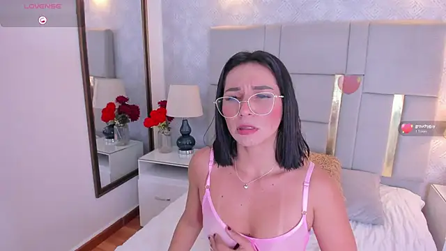 Camilaa Sanchez  online show from February 2025 10:59:01 AM