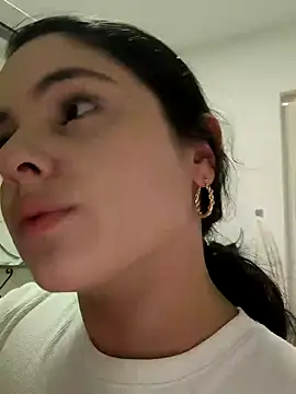 Lia Hurley online show from December 2024 09:02:01 PM