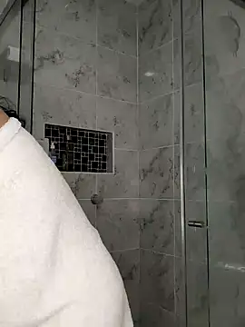 Lia Hurley online show from December 2024 05:20:02 PM