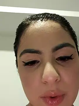 Lia Hurley online show from March 2025 06:12:01 PM