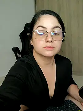 Lia Hurley online show from May 2026 08:50:02 PM