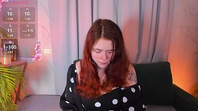 Snapshot of SophiePure chatting on March 2025 08:32:02 PM SophiePure online show from March 2025 08:32:02 PM