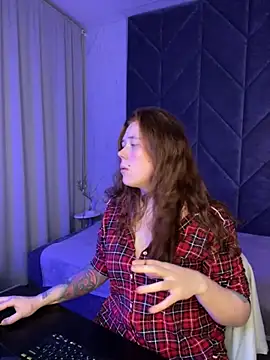 Snapshot of SophiePure chatting on October 2025 08:29:01 PM SophiePure online show from October 2025 08:29:01 PM