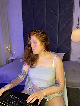 Snapshot of SophiePure chatting on October 2025 09:00:02 PM SophiePure online show from October 2025 09:00:02 PM