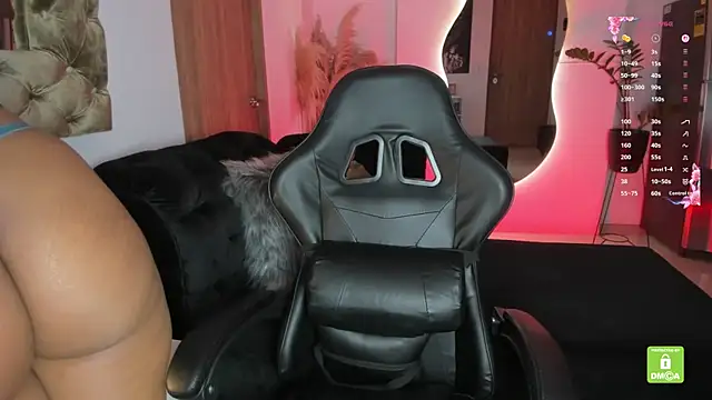 Snapshot of AmelyaMann chatting on October 2025 01:12:01 PM AmelyaMann online show from October 2025 01:12:01 PM