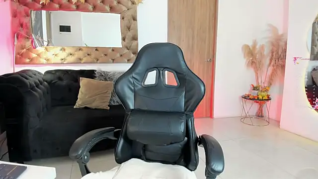 AmelyaMann online show from July 2026 12:56:02 PM