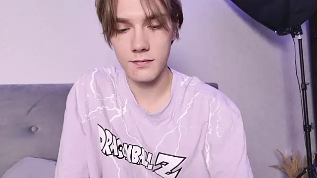 Snapshot of callmenineoneseven chatting on October 2025 11:12:02 PM callmenineoneseven online show from October 2025 11:12:02 PM