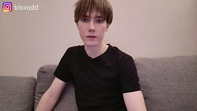 Snapshot of callmenineoneseven chatting on February 2026 01:24:02 AM callmenineoneseven online show from February 2026 01:24:02 AM