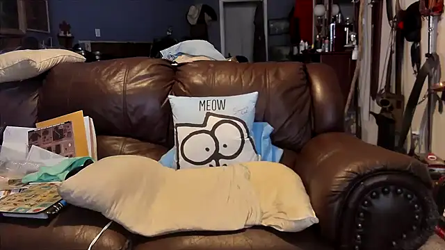 Snapshot of PincheDave4u chatting on February 2025 09:20:02 PM PincheDave4u online show from February 2025 09:20:02 PM