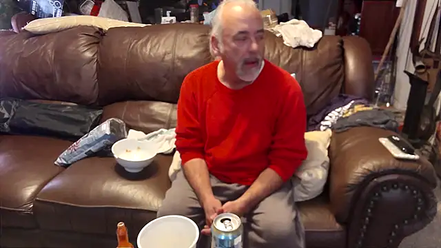 Snapshot of PincheDave4u chatting on February 2025 09:43:02 PM PincheDave4u online show from February 2025 09:43:02 PM