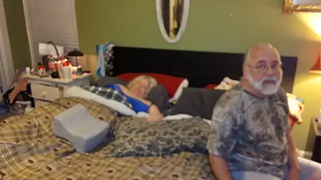 Snapshot of PincheDave4u chatting on February 2026 02:45:02 AM PincheDave4u online show from February 2026 02:45:02 AM