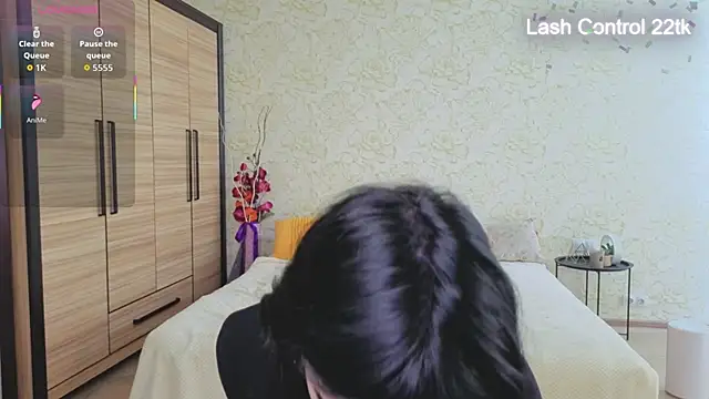 JulisSweet online show from May 2026 06:29:01 AM