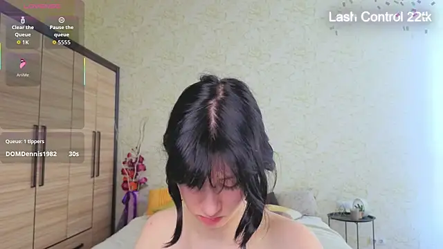 JulisSweet online show from May 2026 07:02:02 AM