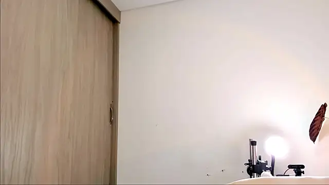 aalyce syn online show from September 2025 05:57:02 PM