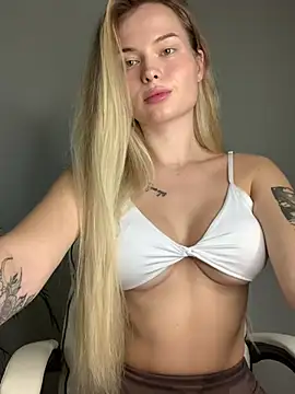 Vladamais online show from December 2024 01:00:01 PM