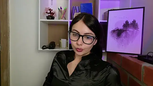 lalawhitte online show from May 2026 11:40:01 AM