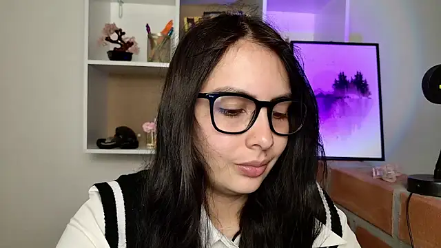 lalawhitte online show from May 2026 09:37:01 AM