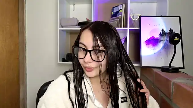 lalawhitte online show from June 2026 10:40:01 AM