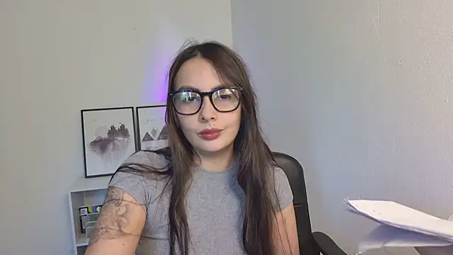 lalawhitte online show from July 2026 06:14:02 PM