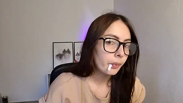 lalawhitte online show from July 2026 04:33:01 PM