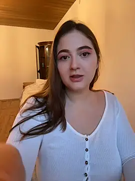 Snapshot of Kamilla_Loop chatting on January 2025 03:31:02 PM Kamilla Loop online show from January 2025 03:31:02 PM