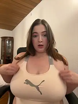 Snapshot of Kamilla_Loop chatting on September 2025 09:59:02 PM Kamilla Loop online show from September 2025 09:59:02 PM