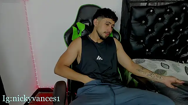 Snapshot of nicky_vances chatting on February 2026 05:00:02 PM nicky vances online show from February 2026 05:00:02 PM