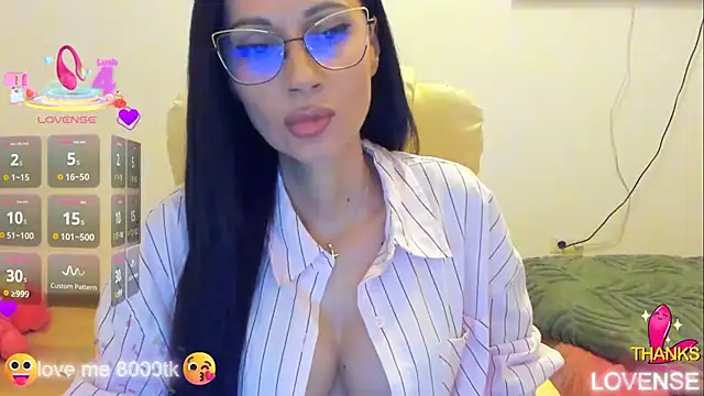 Snapshot of kissnicol32 chatting on November 2025 04:24:01 PM kissnicol32 online show from November 2025 04:24:01 PM