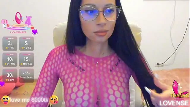 kissnicol32 online show from November 2025 06:52:01 PM