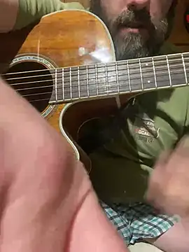 Snapshot of bigJohnson223 chatting on January 2025 09:01:01 AM bigJohnson223 online show from January 2025 09:01:01 AM